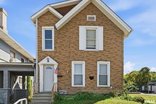 1918 6TH Avenue, Moline, IL 61265