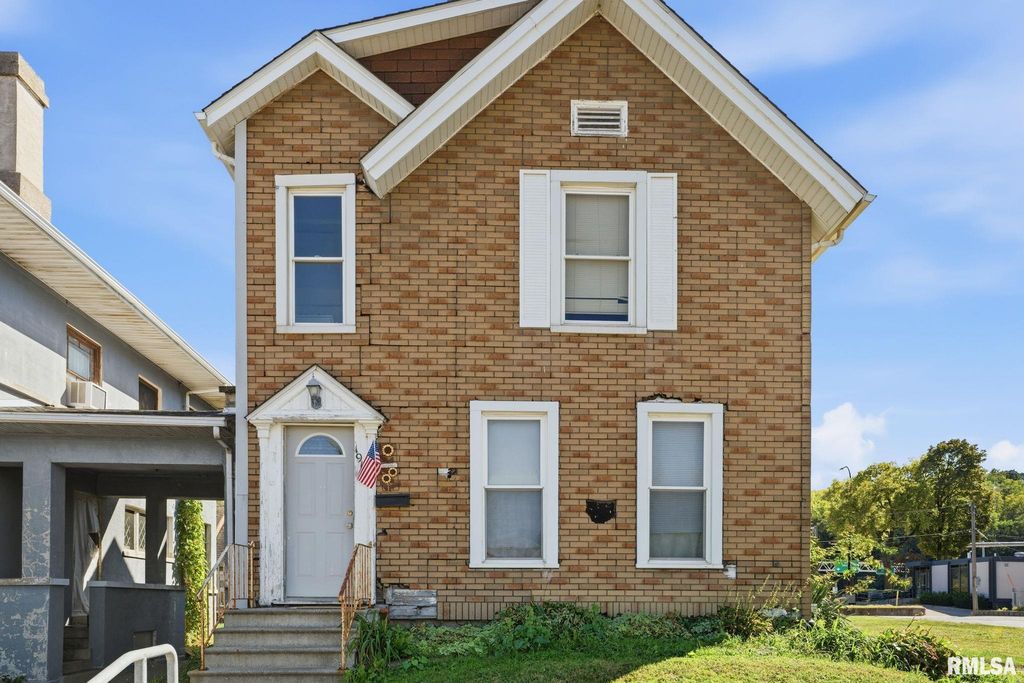 1918 6TH Avenue, Moline, IL 61265