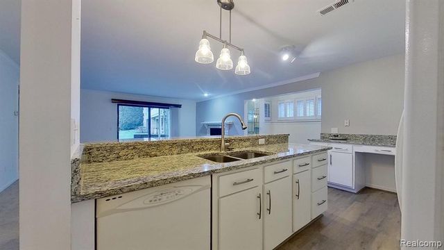 21096 Boulder Circle, Northville, MI 48167