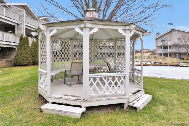 21096 Boulder Circle, Northville, MI 48167