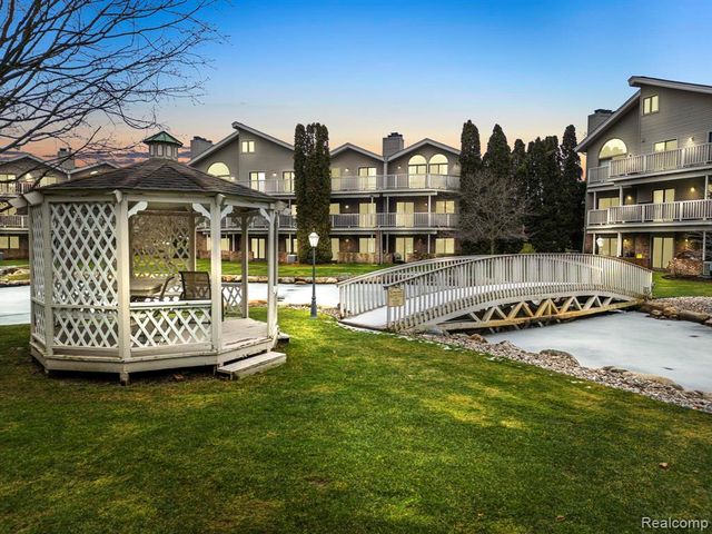 21096 Boulder Circle, Northville, MI 48167