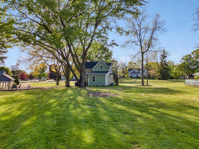 208 Portland Road, Waterloo, WI 53594