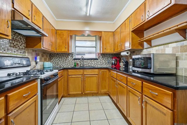 4333 Bea Dr, Baton Rouge, LA 70809