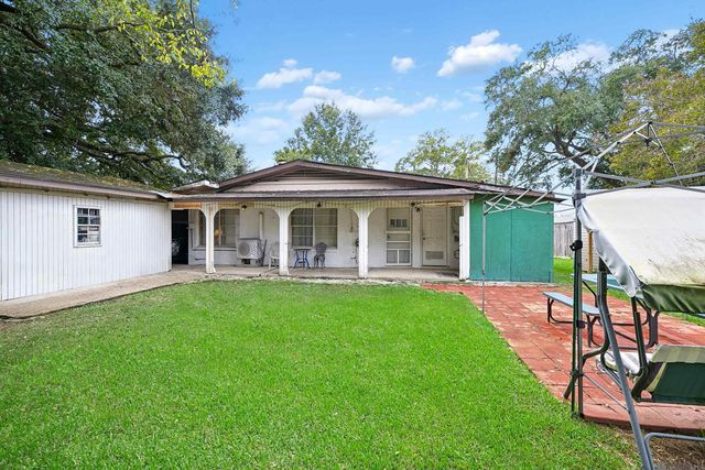 4333 Bea Dr, Baton Rouge, LA 70809