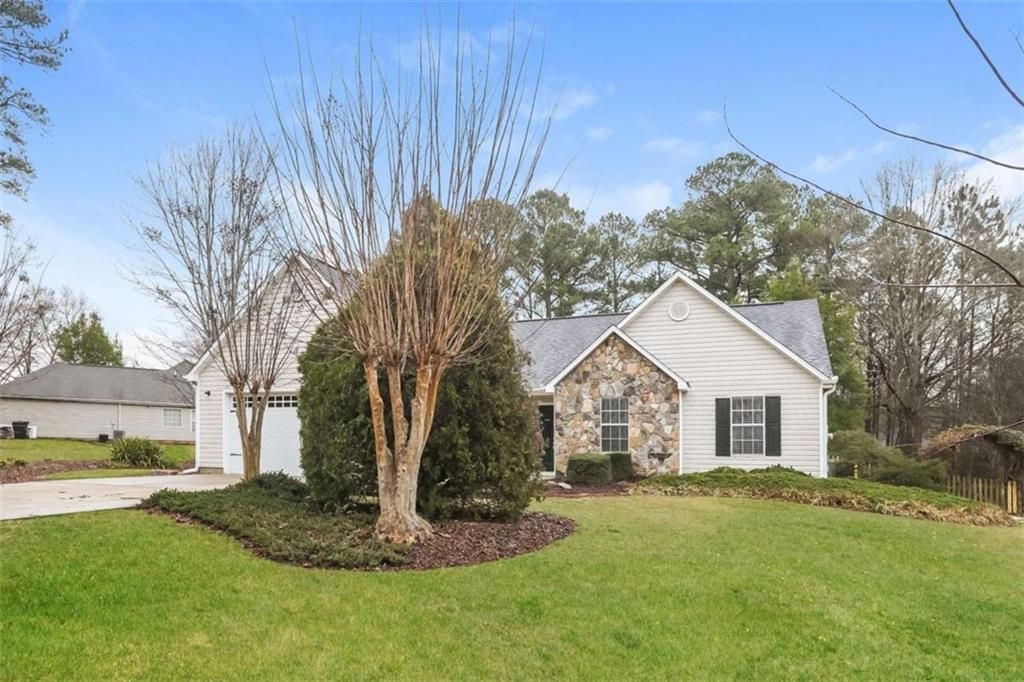 4300 Willow Springs Drive, Loganville, GA 30052