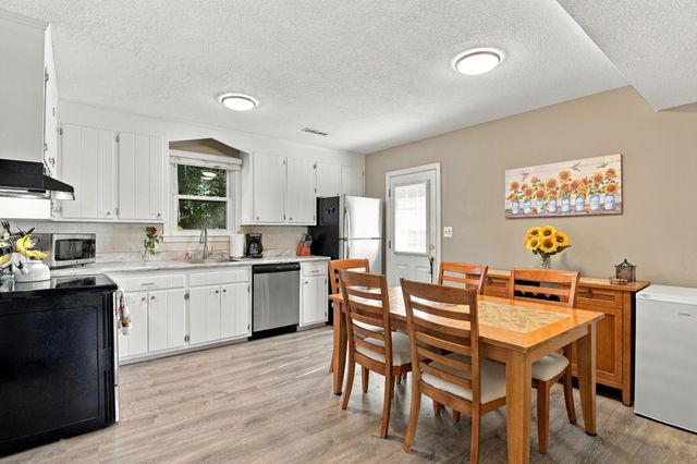 27 Bentley Circle 27, Methuen, MA 01844