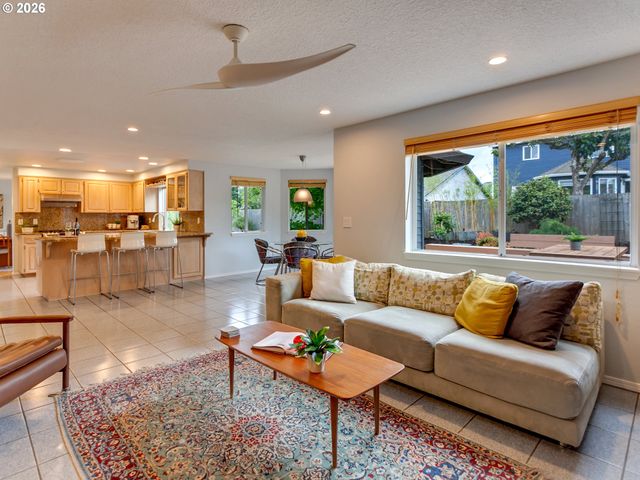 11577 Sw SHOREVIEW Pl, Tigard, OR 97223