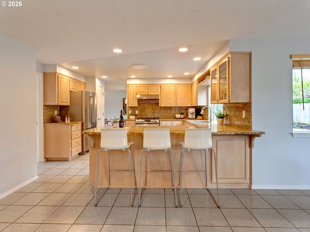 11577 Sw SHOREVIEW Pl, Tigard, OR 97223