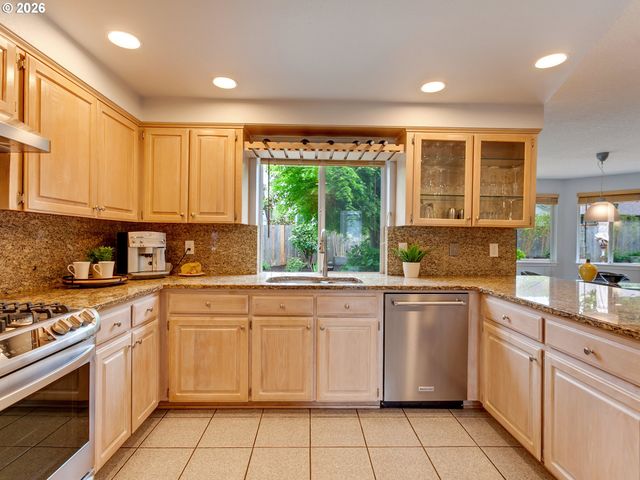 11577 Sw SHOREVIEW Pl, Tigard, OR 97223