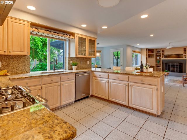 11577 Sw SHOREVIEW Pl, Tigard, OR 97223