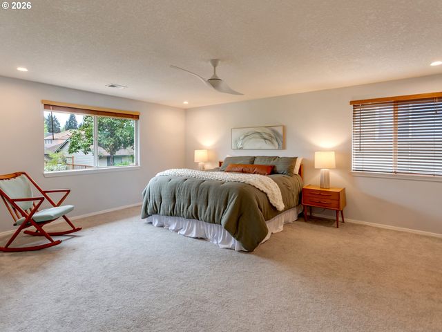 11577 Sw SHOREVIEW Pl, Tigard, OR 97223