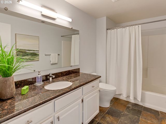 11577 Sw SHOREVIEW Pl, Tigard, OR 97223