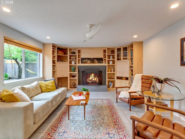 11577 Sw SHOREVIEW Pl, Tigard, OR 97223