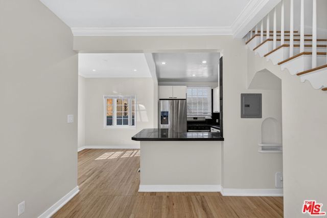 215 S Gale Drive Unit B, Beverly Hills, CA 90211