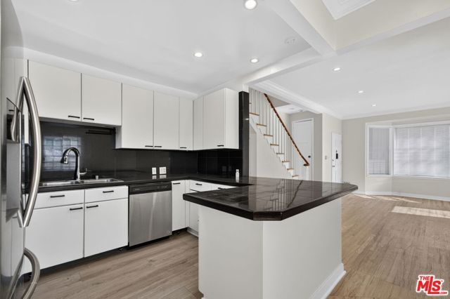 215 S Gale Drive Unit B, Beverly Hills, CA 90211