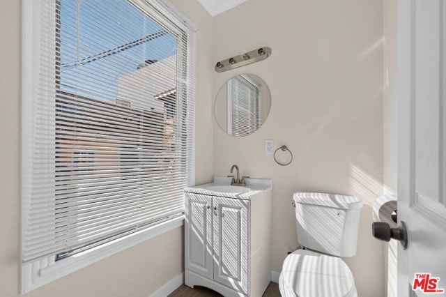 215 S Gale Drive Unit B, Beverly Hills, CA 90211