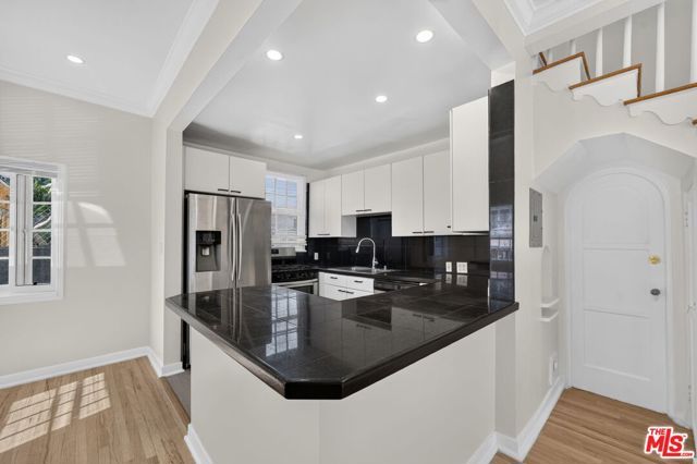 215 S Gale Drive Unit B, Beverly Hills, CA 90211