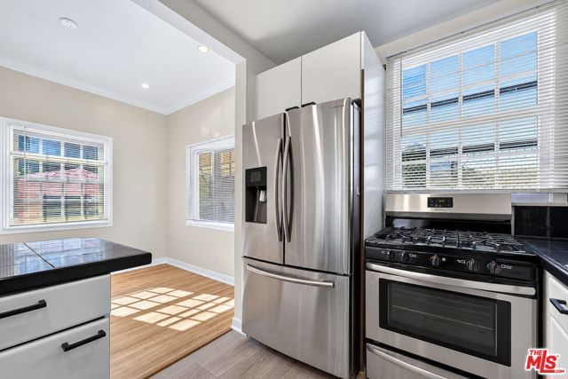 215 S Gale Drive Unit B, Beverly Hills, CA 90211