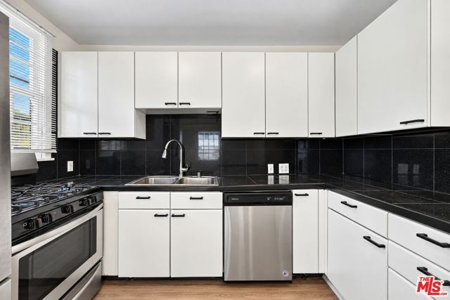 215 S Gale Drive Unit B, Beverly Hills, CA 90211
