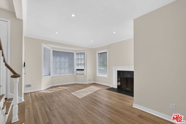 215 S Gale Drive Unit B, Beverly Hills, CA 90211