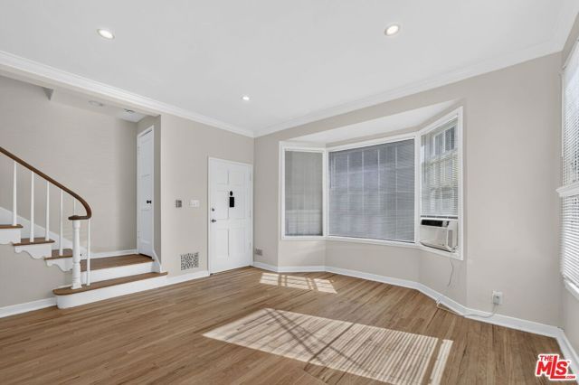 215 S Gale Drive Unit B, Beverly Hills, CA 90211