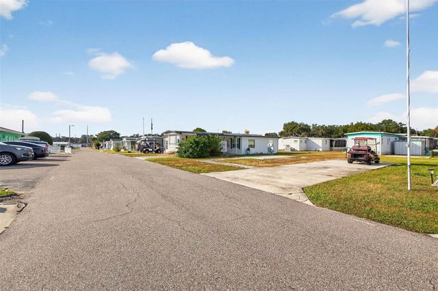 38627 LANSING AVENUE, Zephyrhills, FL 33542