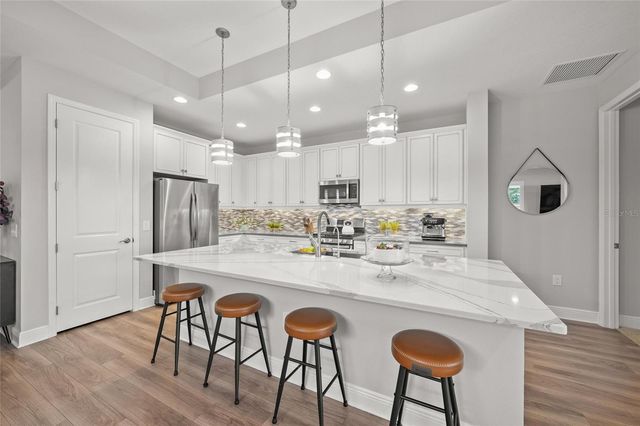 997 CROSSWIND AVENUE, Sarasota, FL 34240