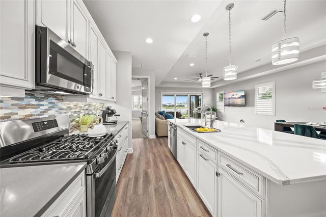 997 CROSSWIND AVENUE, Sarasota, FL 34240