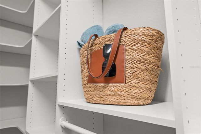 997 CROSSWIND AVENUE, Sarasota, FL 34240