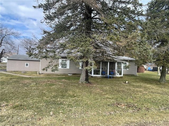 451 Delaware Road, Fredonia, PA 16124