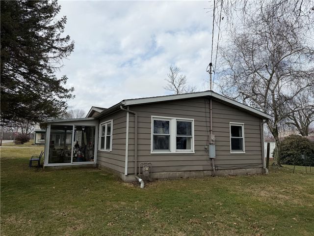 451 Delaware Road, Fredonia, PA 16124