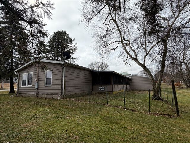 451 Delaware Road, Fredonia, PA 16124