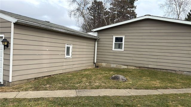 451 Delaware Road, Fredonia, PA 16124