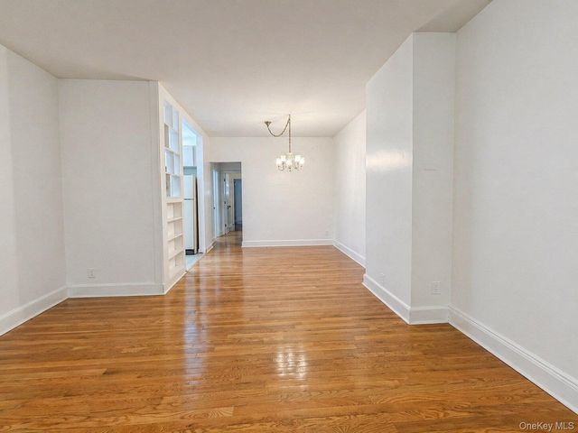 14717 15th Avenue 1FL, Whitestone, NY 11357