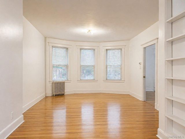 14717 15th Avenue 1FL, Whitestone, NY 11357