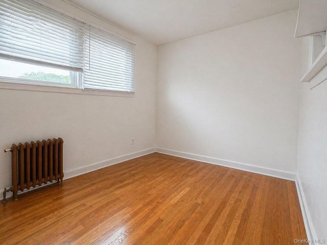14717 15th Avenue 1FL, Whitestone, NY 11357