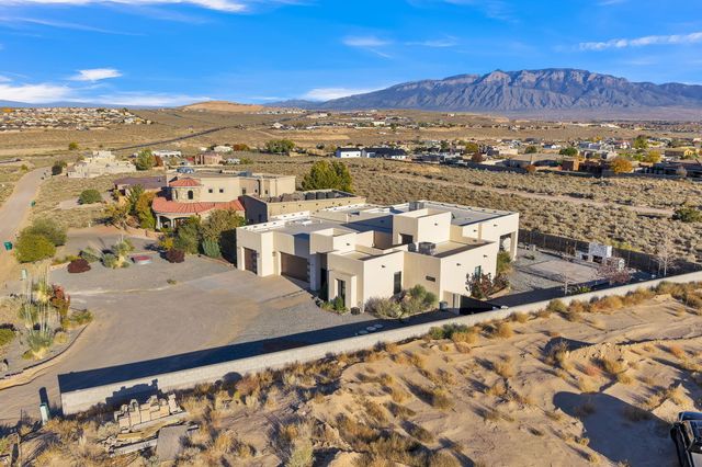 2104 Chessman Drive NE, Rio Rancho, NM 87124