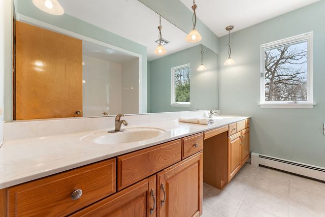 18655 Oakwood Avenue, Lansing, IL 60438