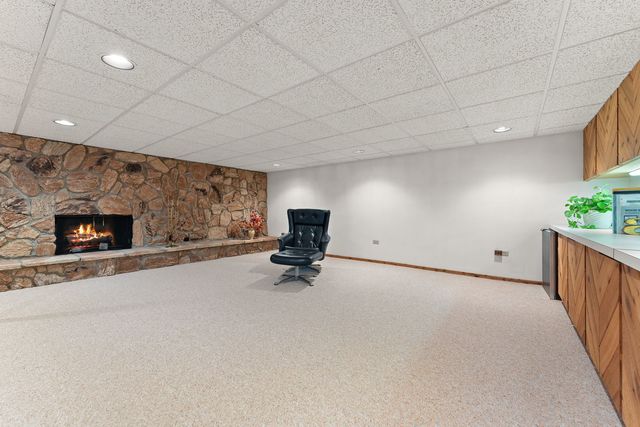 18655 Oakwood Avenue, Lansing, IL 60438