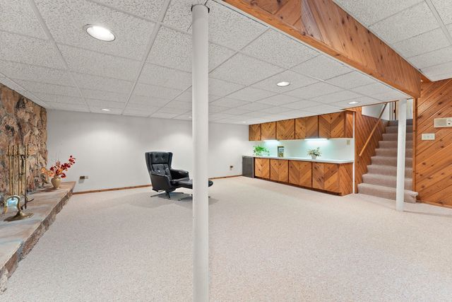 18655 Oakwood Avenue, Lansing, IL 60438