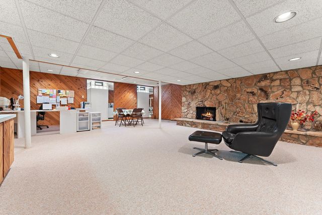 18655 Oakwood Avenue, Lansing, IL 60438