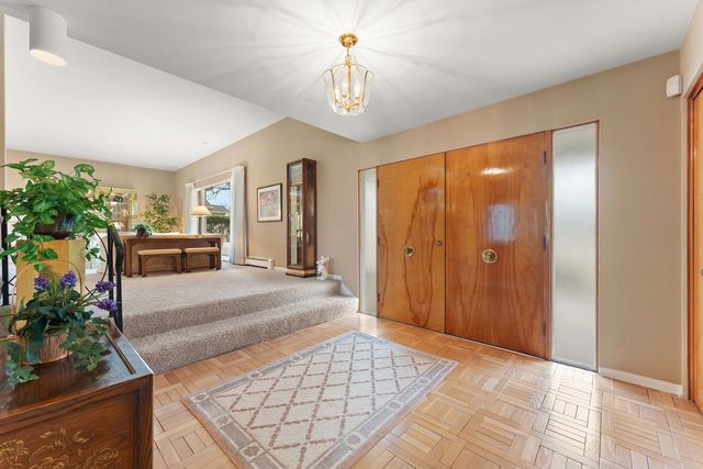 18655 Oakwood Avenue, Lansing, IL 60438