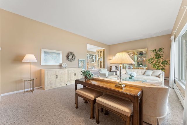 18655 Oakwood Avenue, Lansing, IL 60438