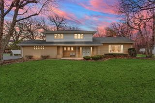 18655 Oakwood Avenue, Lansing, IL 60438