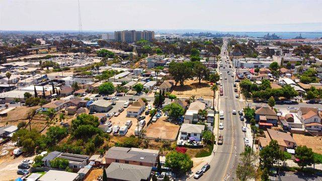 853 S 32nd St, San Diego, CA 92113