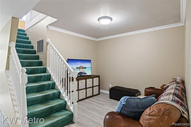 808 Kettering Avenue, Pontiac, MI 48340