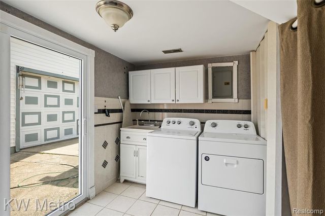 808 Kettering Avenue, Pontiac, MI 48340