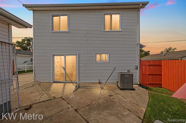 808 Kettering Avenue, Pontiac, MI 48340