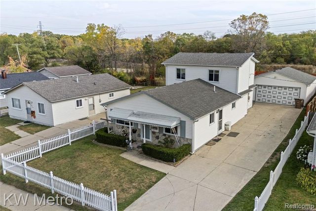 808 Kettering Avenue, Pontiac, MI 48340