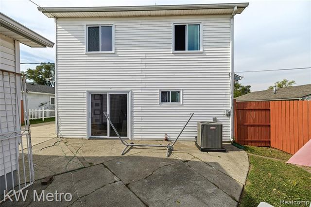 808 Kettering Avenue, Pontiac, MI 48340